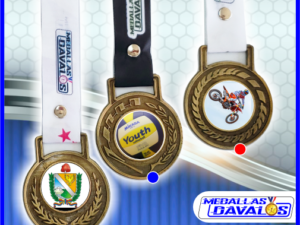 MEDALLA CON STICKER 6 CMS